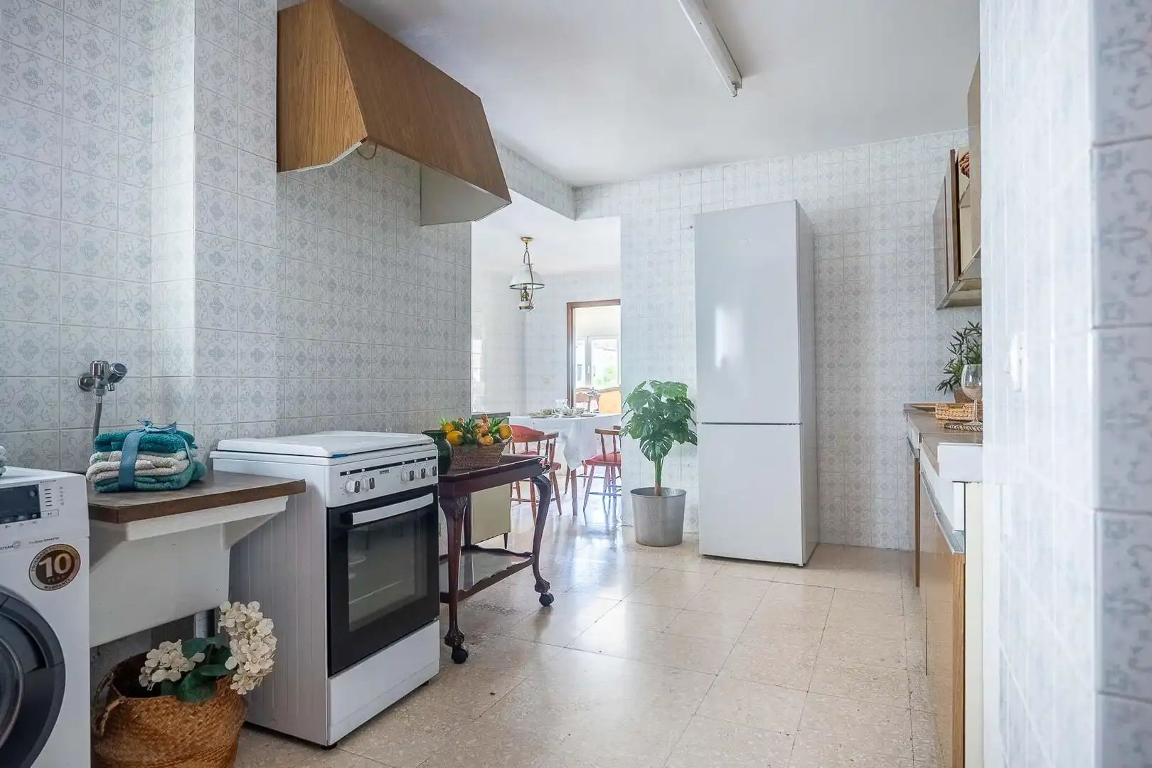 Küche von Wohnung zum Verkauf in Sevilla mit Klimaanlage, Privatgarten und Terrasse