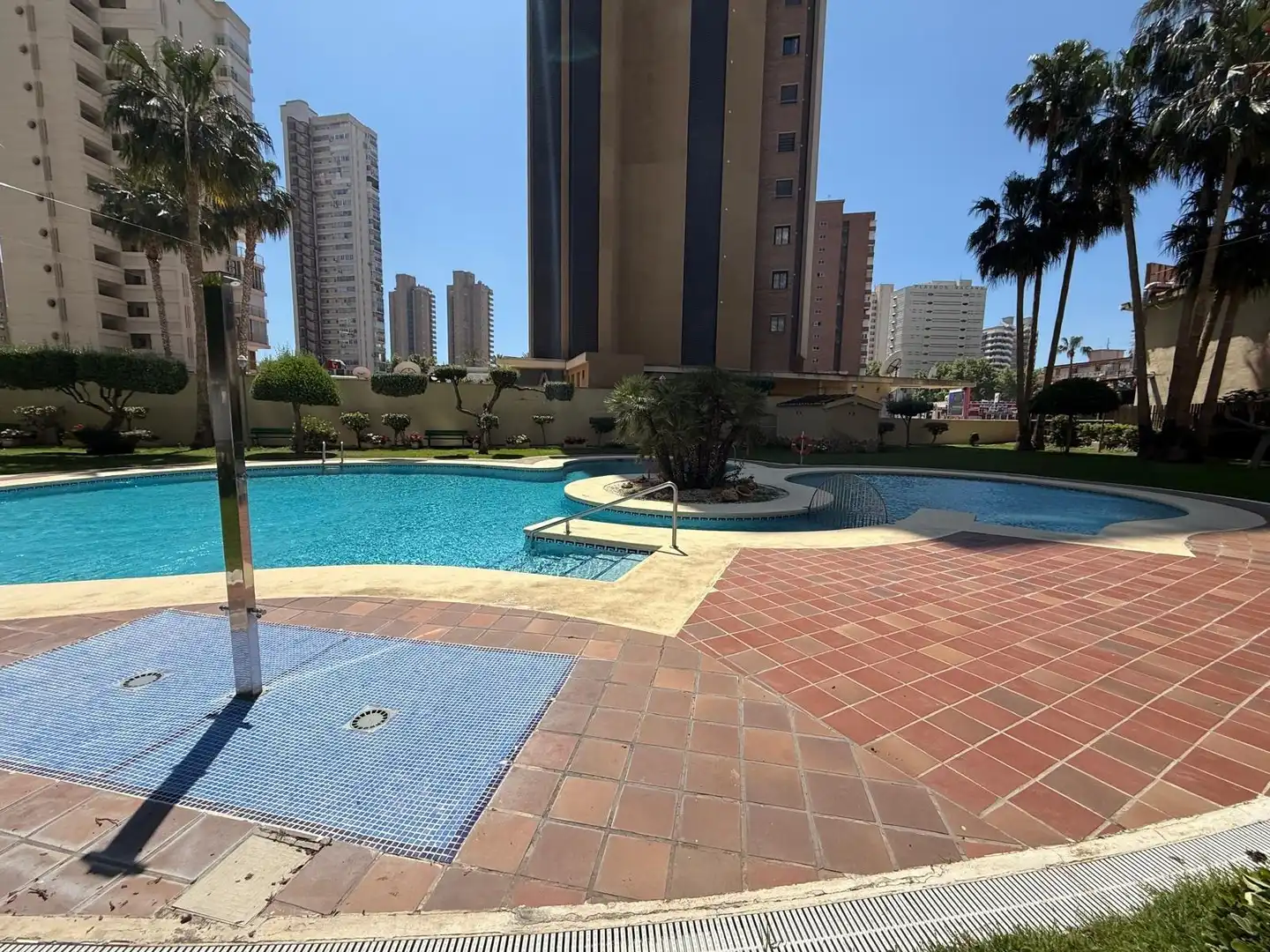 Swimming pool of Apartments for sale in Playa Levante