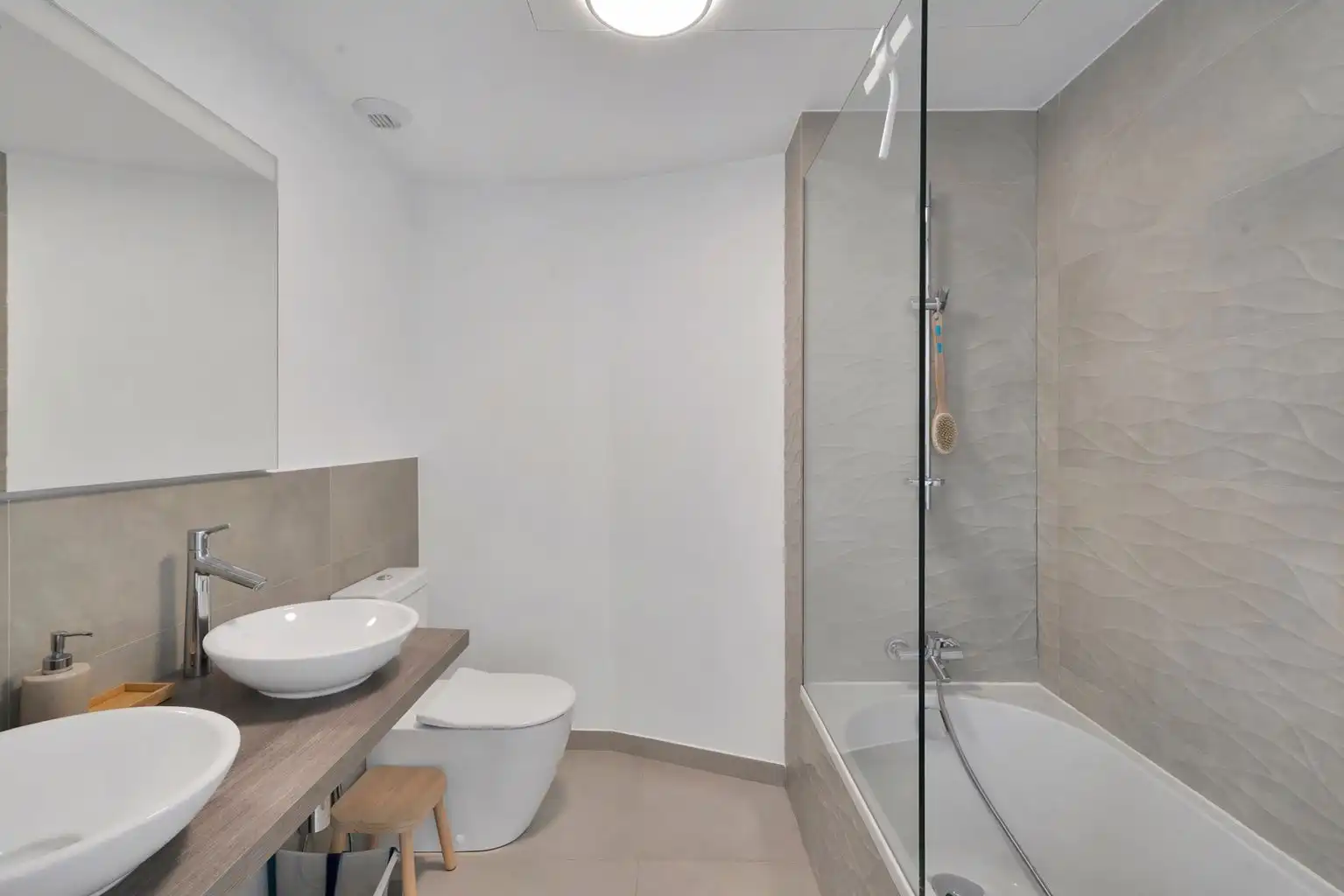 Baño de Ático en venta en Benalmádena con Jardín privado, Alarma y Piscina comunitaria