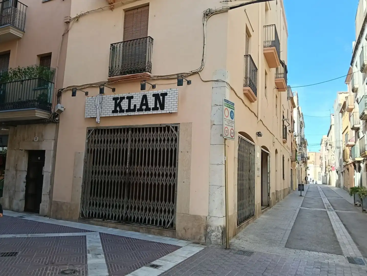 Vista exterior de Local de alquiler en Vilanova i la Geltrú con Amueblado