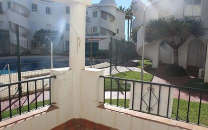 Vista exterior de Apartament en venda en Torrox amb Aire condicionat i Piscina