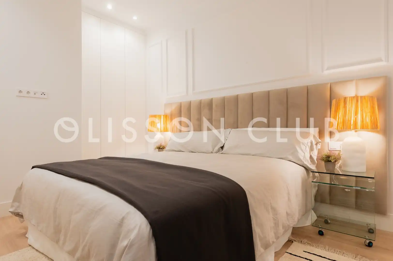 Bedroom of Flat for sale in Madrid  with Air Conditioner, Heating and Storage room