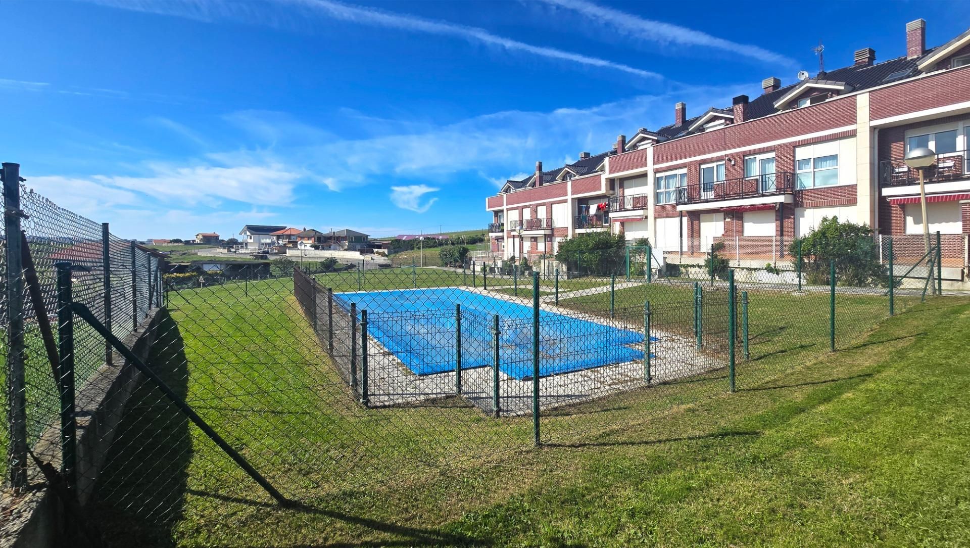 Piscina de Àtic en venda en Miengo amb Calefacció, Jardí privat i Terrassa