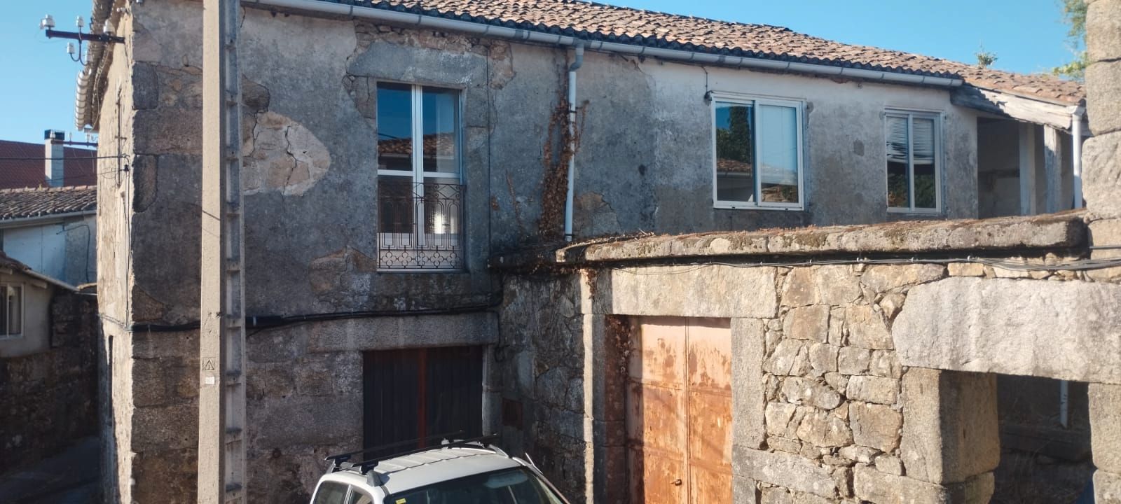 Vista exterior de Finca rústica en venda en Lobeira amb Traster, Moblat i Balcó