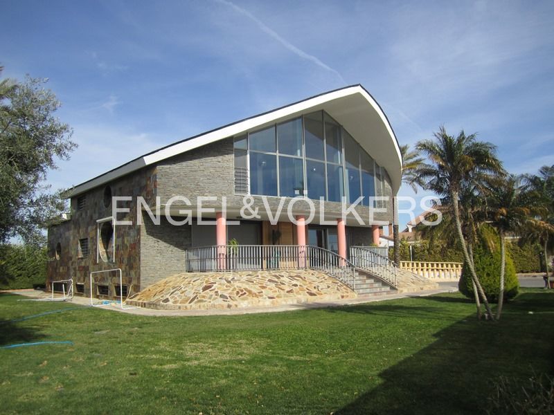 Exterior view of Country house for sale in Los Montesinos  with Air Conditioner, Heating and Private garden