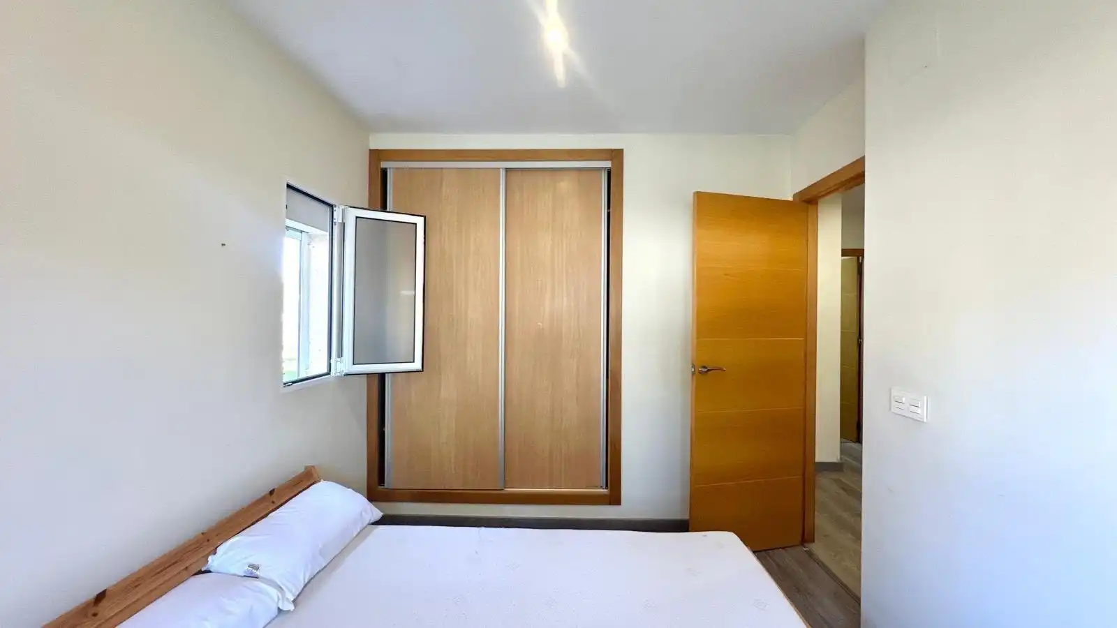 Dormitori de Apartament en venda en Orihuela amb Terrassa i Moblat