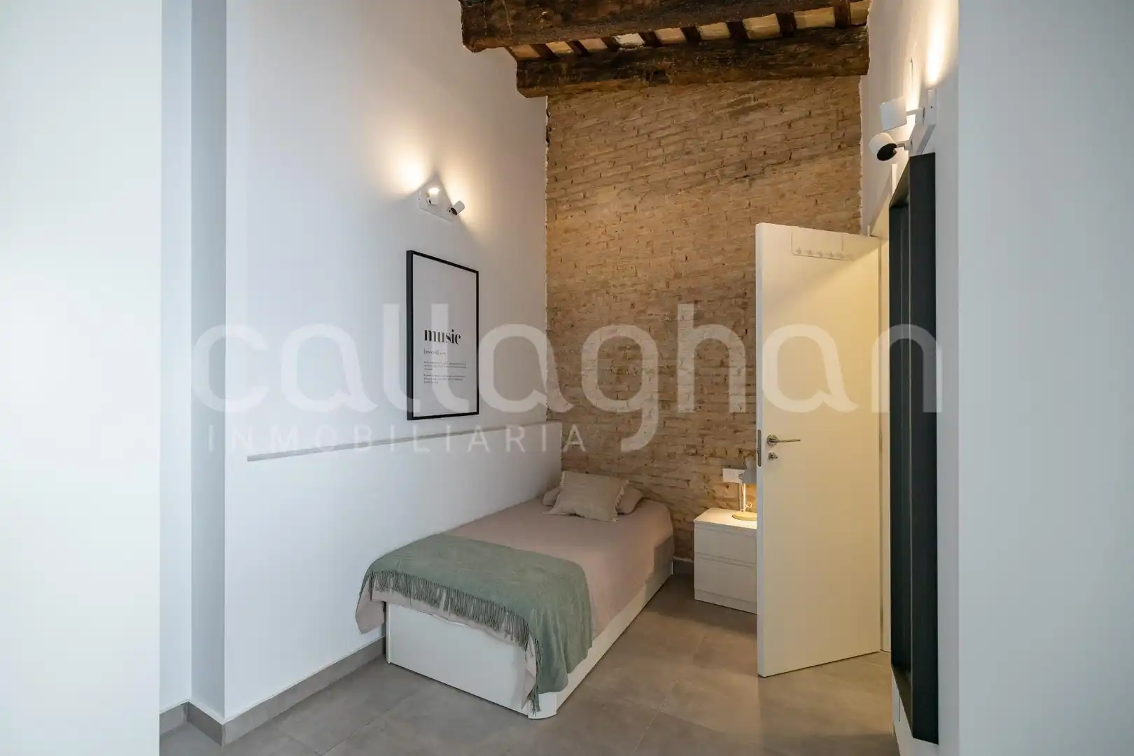 Bedroom of Buildings for sale in Valencia