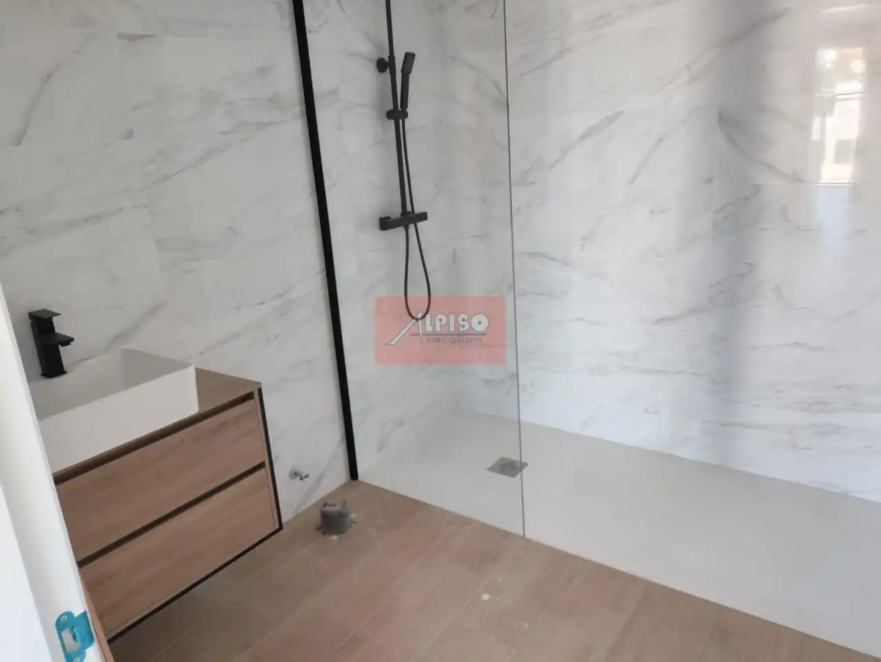 Bathroom of Houses for sale in Ourense Capital   with Heating, Private garden and Terrace