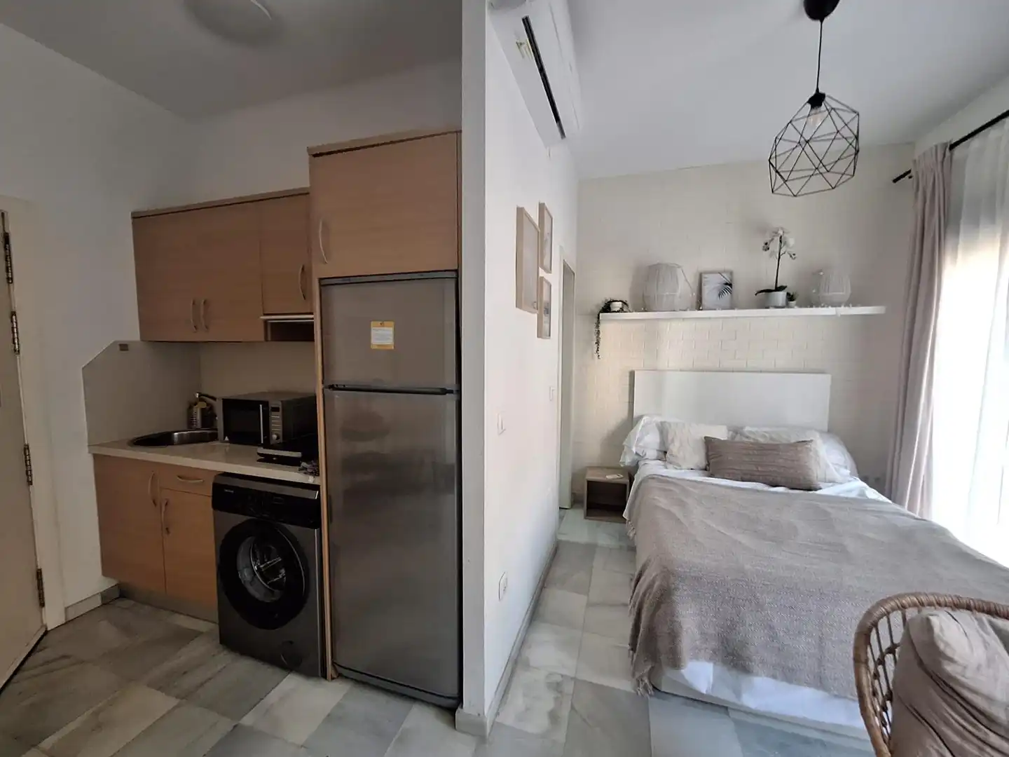 Bedroom of Study for sale in Málaga  with Air Conditioner, Furnished and Balcony