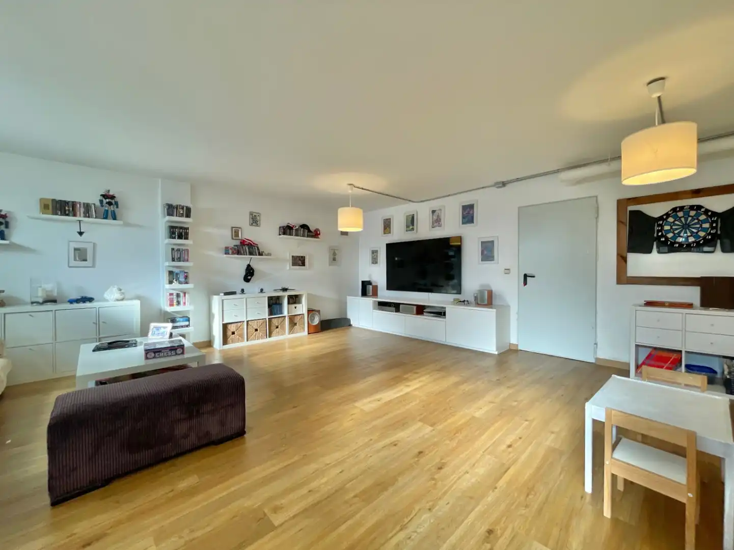 Wohnzimmer von Einfamilien-Reihenhaus zum Verkauf in Málaga mit Klimaanlage, Heizung und Privatgarten