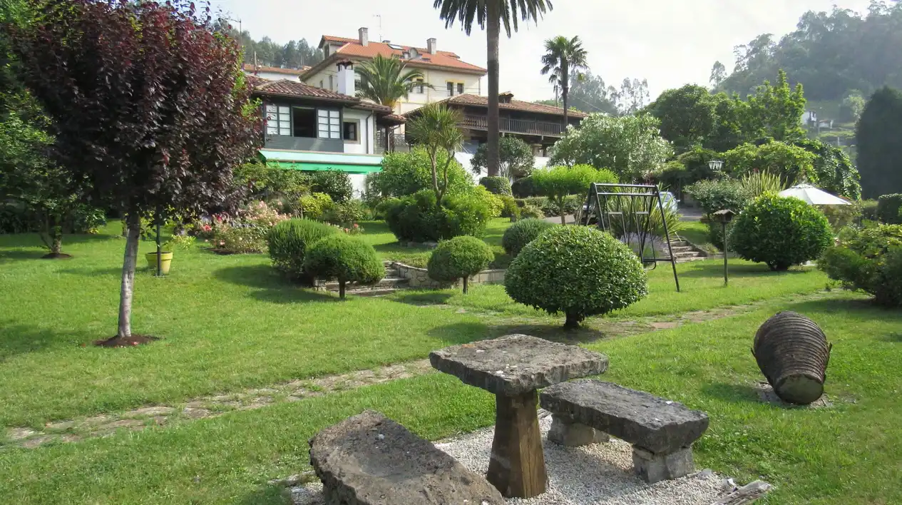 Jardí de Finca rústica en venda en Pravia amb Calefacció, Jardí privat i Parquet