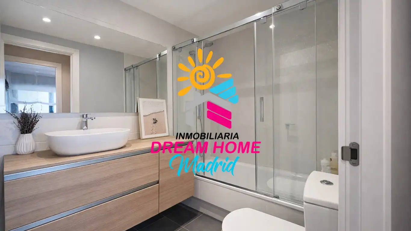 Badezimmer von Wohnung zum Verkauf in Madrid mit Klimaanlage, Möbliert und Internet