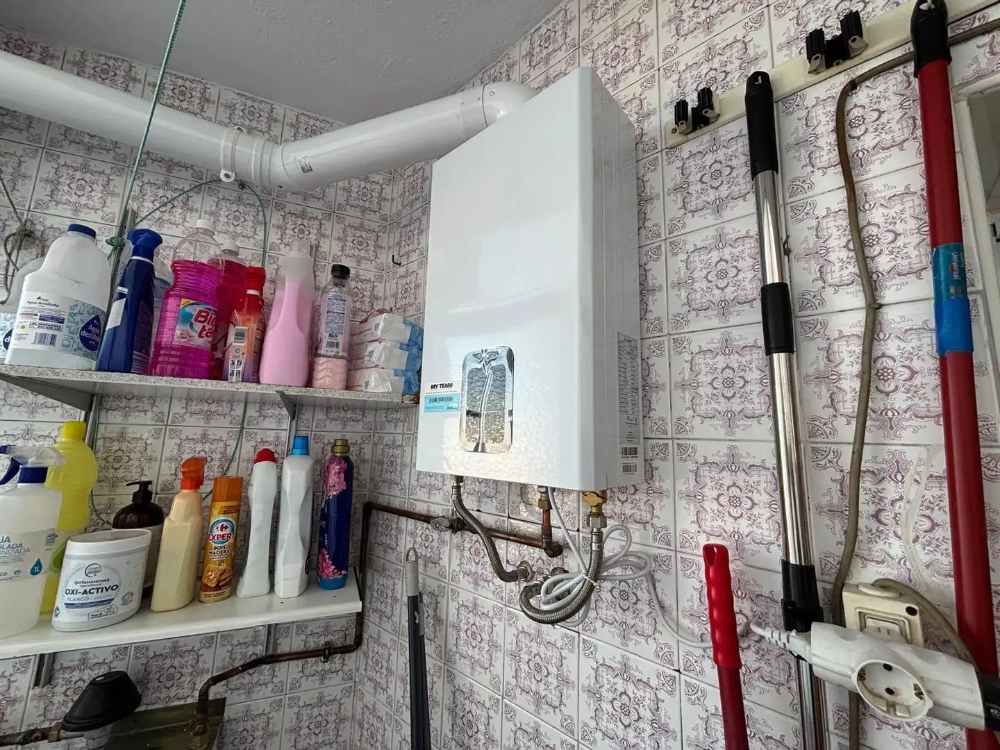 Bathroom of Flat for sale in Cáceres  with Air Conditioner, Terrace and Furnished