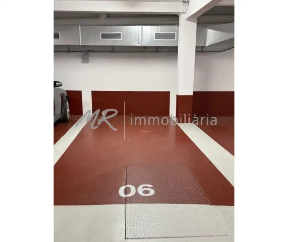 Parking de Piso en venta en Granollers con Aire acondicionado, Calefacción y Trastero