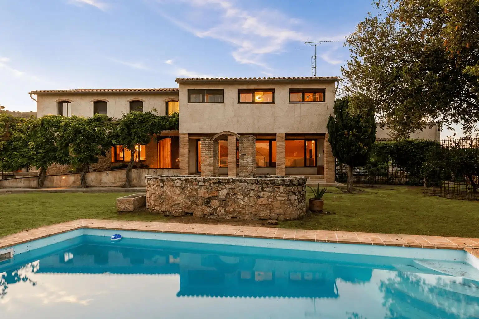 Vista exterior de Finca rústica en venda en Miravet amb Aire condicionat, Calefacció i Jardí privat