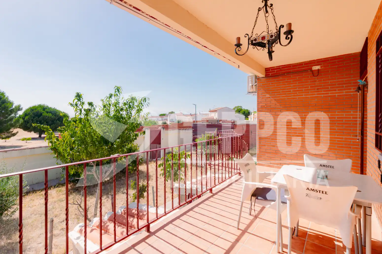 Vista exterior de Casa o xalet en venda en Santa Cruz del Retamar amb Aire condicionat, Calefacció i Terrassa