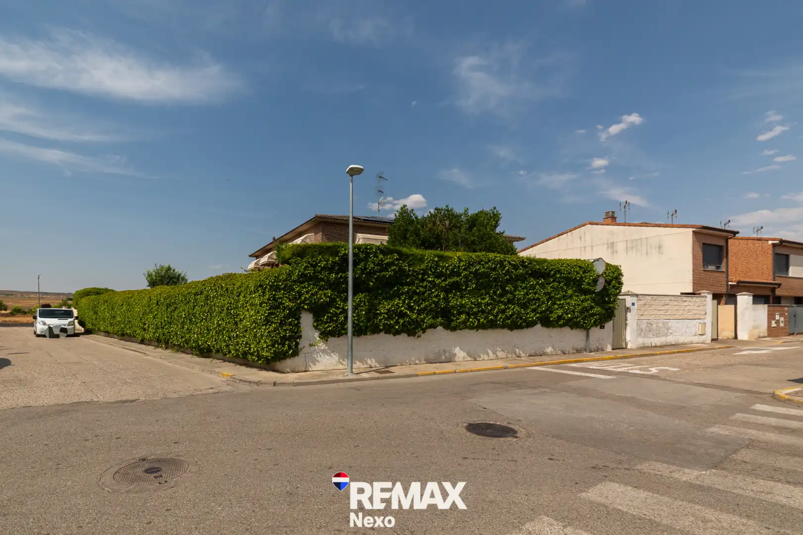 Vista exterior de Casa o xalet en venda en Renedo de Esgueva amb Aire condicionat, Calefacció i Jardí privat