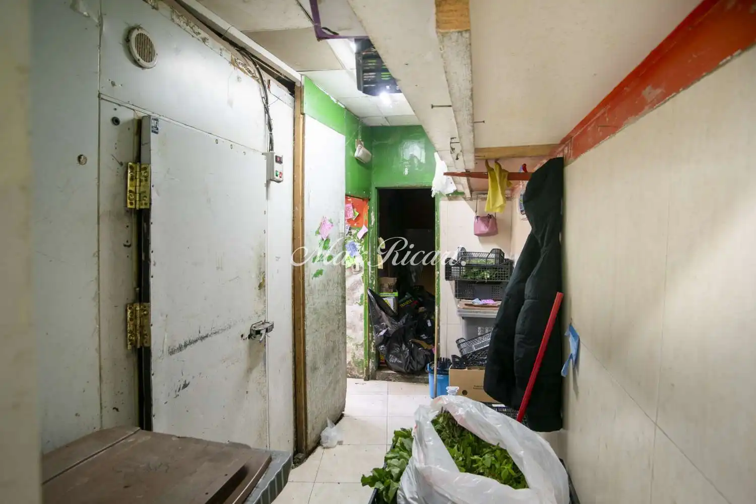 Local en venta en Barcelona con Calefacción y Amueblado