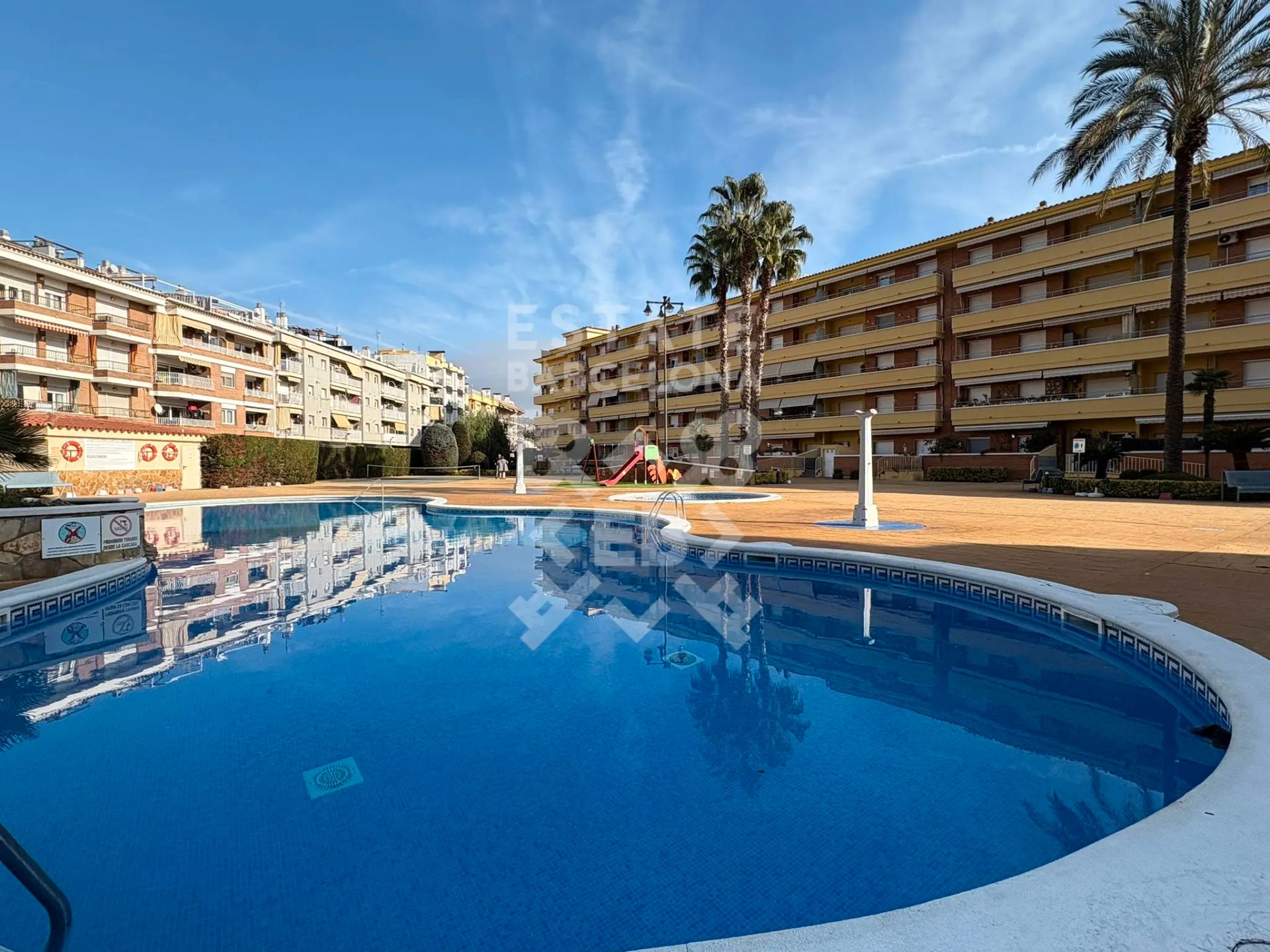 Planta baixa en venda a Carrer d'Astúries, Els Pins