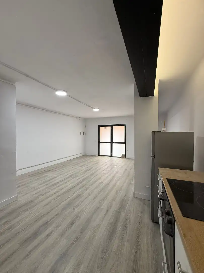 Estudio en venta en Badalona con Parquet, Horno y Alarma
