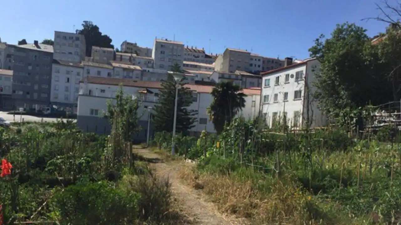 Vista exterior de Residencial en venda en Santiago de Compostela 