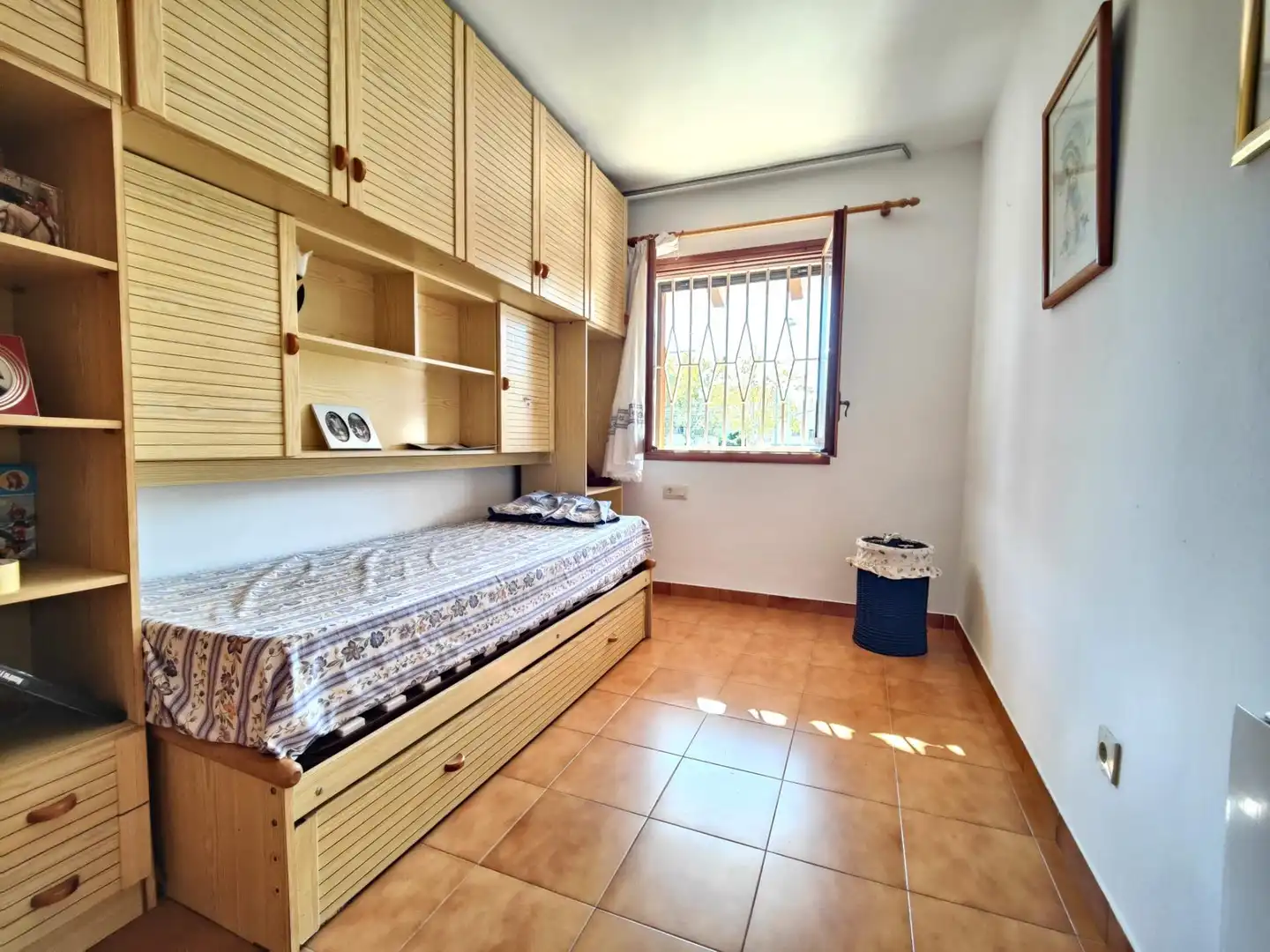 Habitación de Casa adosada en venta en Calafell con Aire acondicionado, Calefacción y Jardín privado