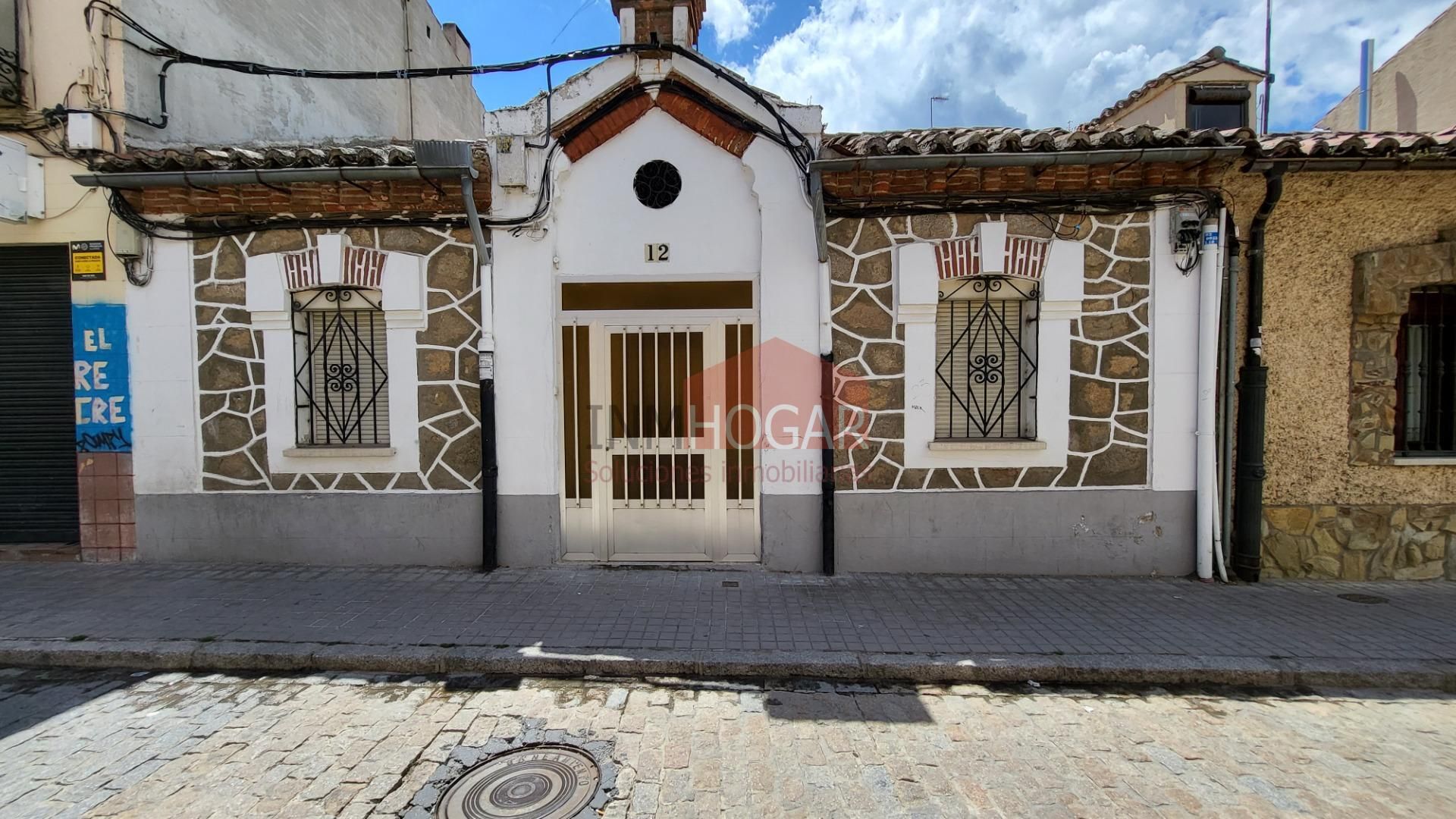 Vista exterior de Casa o xalet en venda en Ávila Capital amb Calefacció, Terrassa i Traster