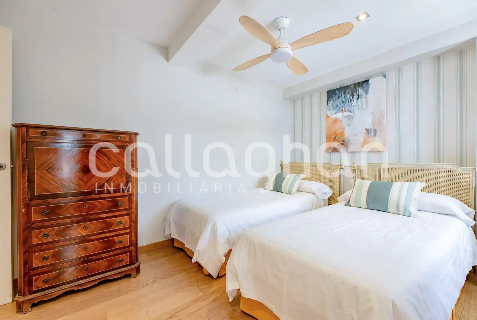 Habitación de Piso en venta en Valencia con Aire acondicionado, Calefacción y Balcón