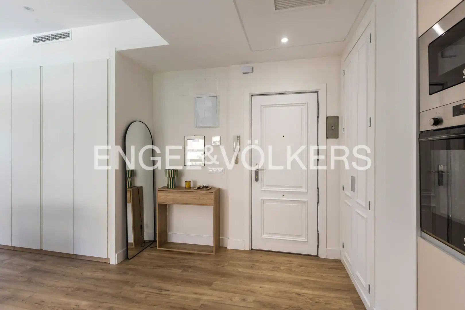 Flat for sale in Madrid  with Air Conditioner, Heating and Swimming Pool