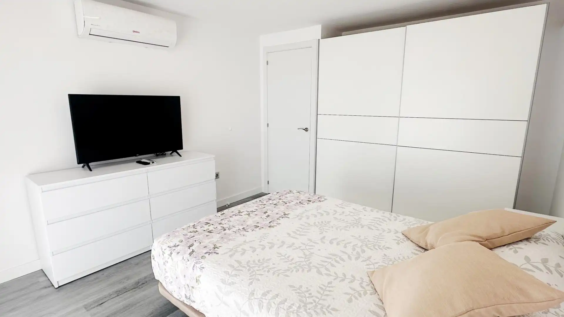 Bedroom of Apartments for rent in El Campello  with Air Conditioner, Heating and Terrace