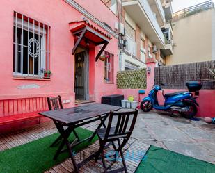 Exterior view of Single-family semi-detached for sale in  Barcelona Capital  with Private garden, Terrace and Furnished