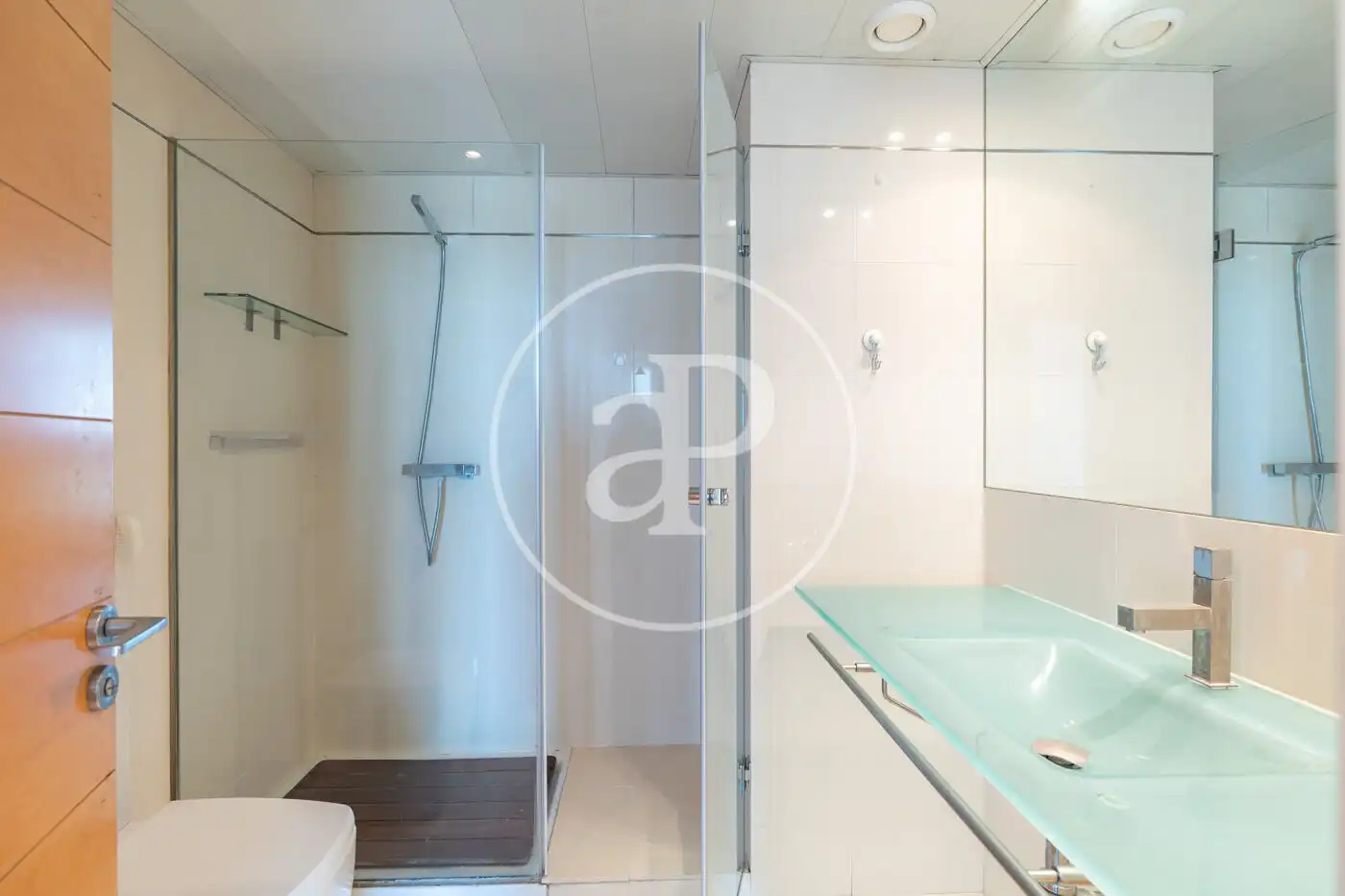 Baño de Piso en venta en Barcelona con Aire acondicionado, Calefacción y Terraza