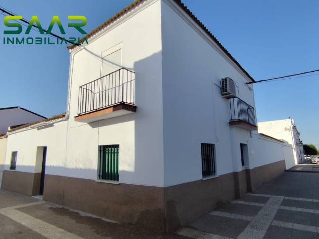 Casa-chalet en Venta en Guillena pueblo