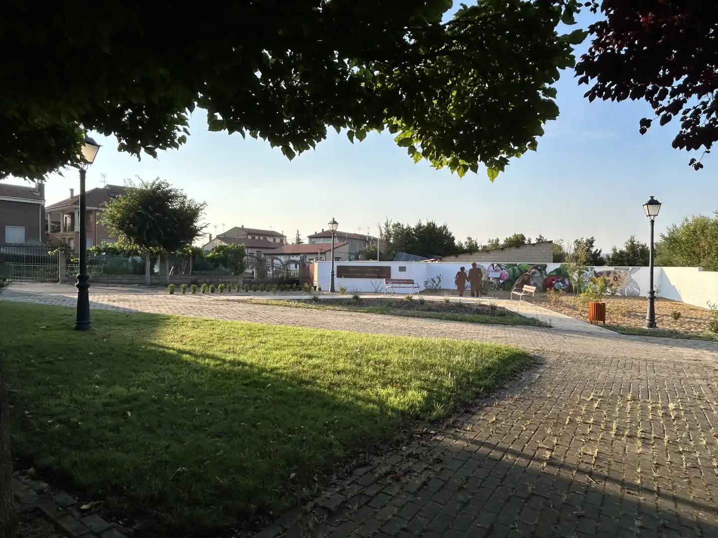 Außenansicht von Gebäude zum Verkauf in Cuadros