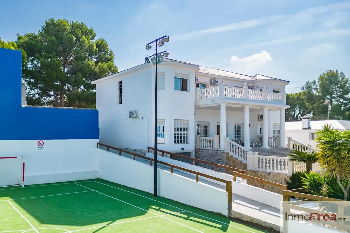 Vista exterior de Casa o xalet de lloguer en Bétera amb Aire condicionat, Calefacció i Jardí privat