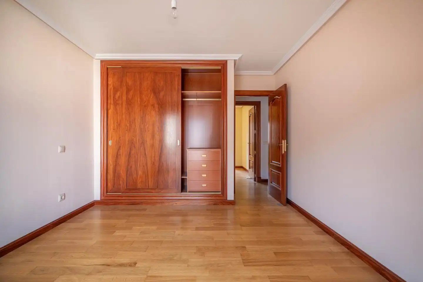 Habitación de Piso en venta en Ávila con Calefacción y Trastero