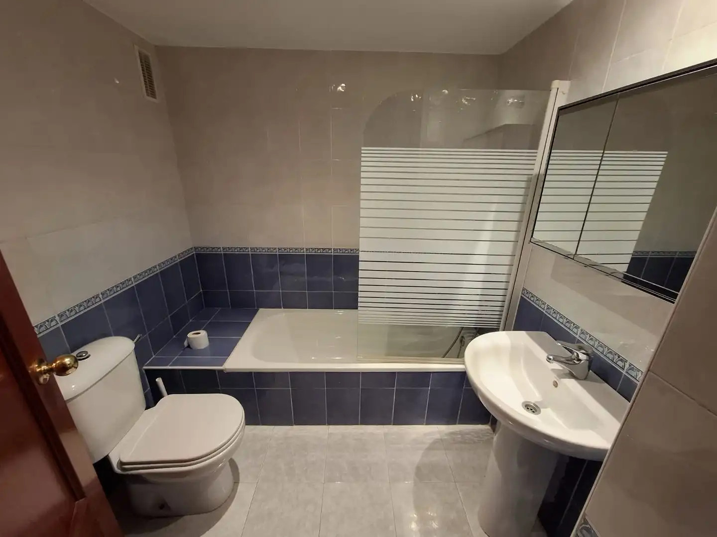 Bathroom of Flat for rent in Nord