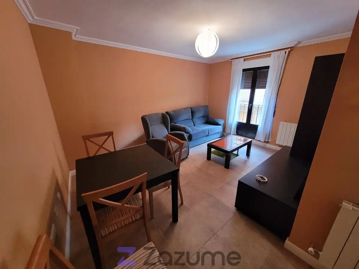 Sala d'estar de Dúplex de lloguer en Segovia amb Calefacció, Parquet i Moblat