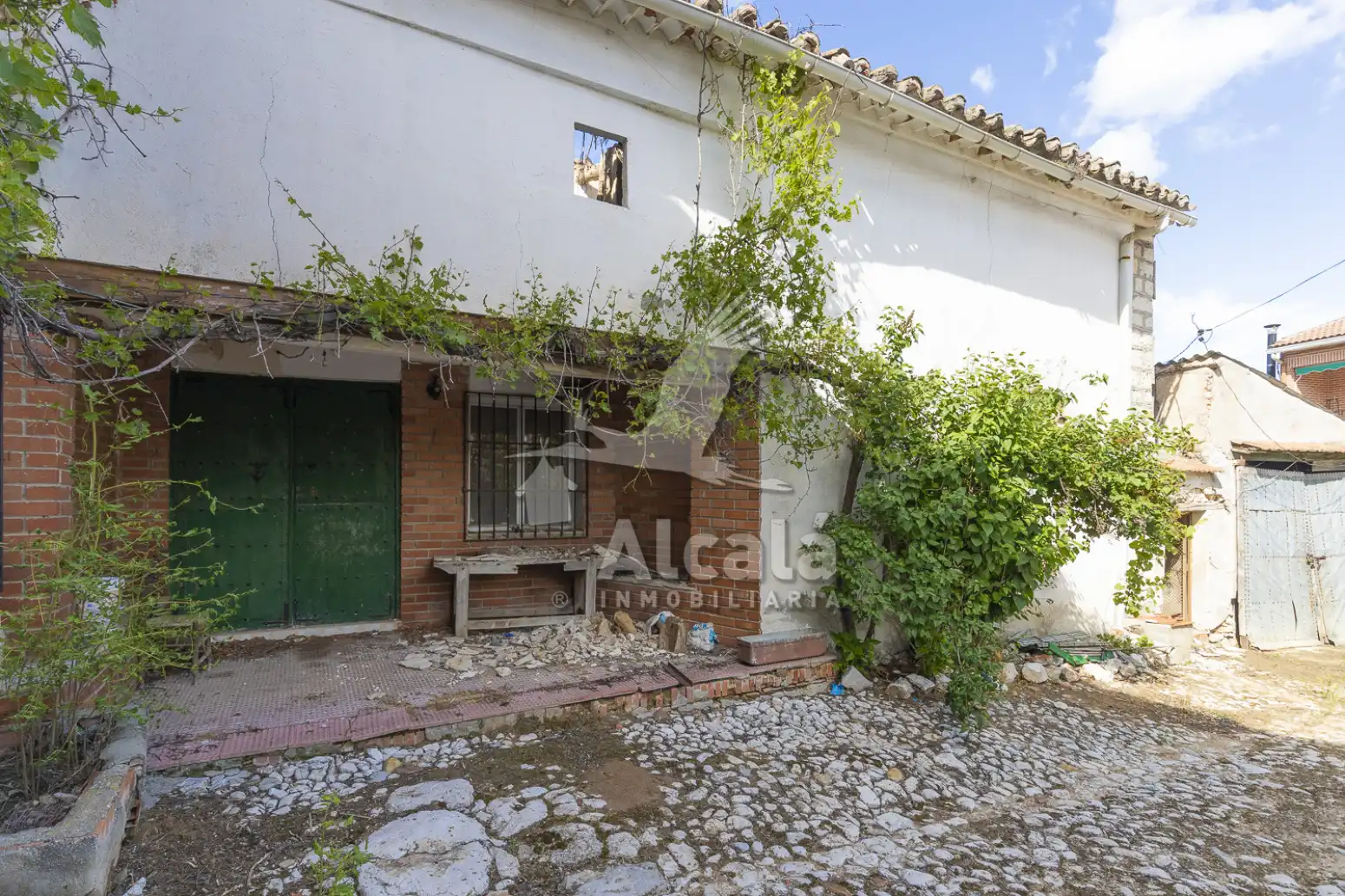 Exterior view of Residential for sale in Santorcaz
