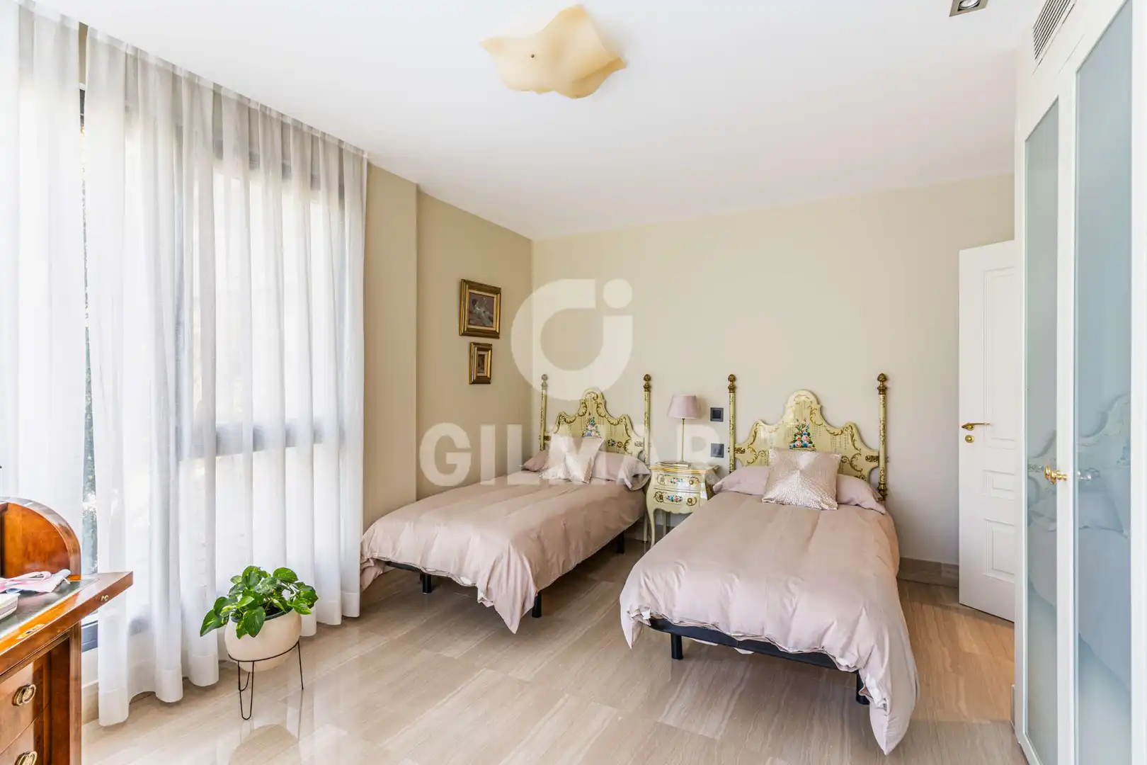 Habitación de Casa o chalet en venta en Las Rozas de Madrid con Aire acondicionado, Calefacción y Jardín privado