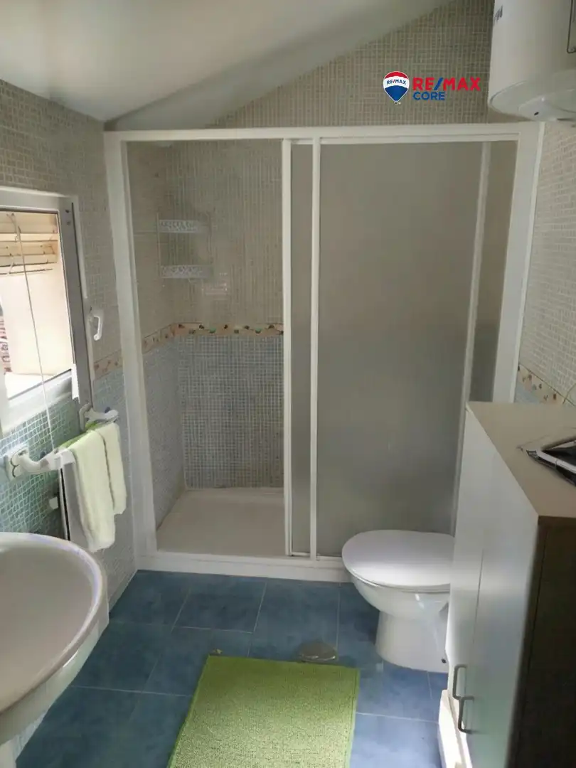 Badezimmer von Dachboden zum Verkauf in Puebla de la Calzada mit Klimaanlage, Heizung und Möbliert