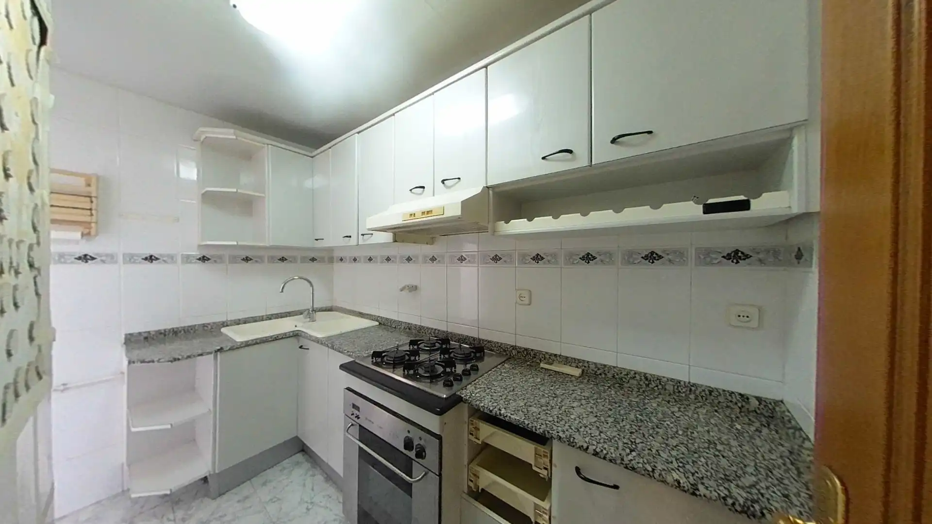 Küche von Wohnung zum Verkauf in L'Hospitalet de Llobregat