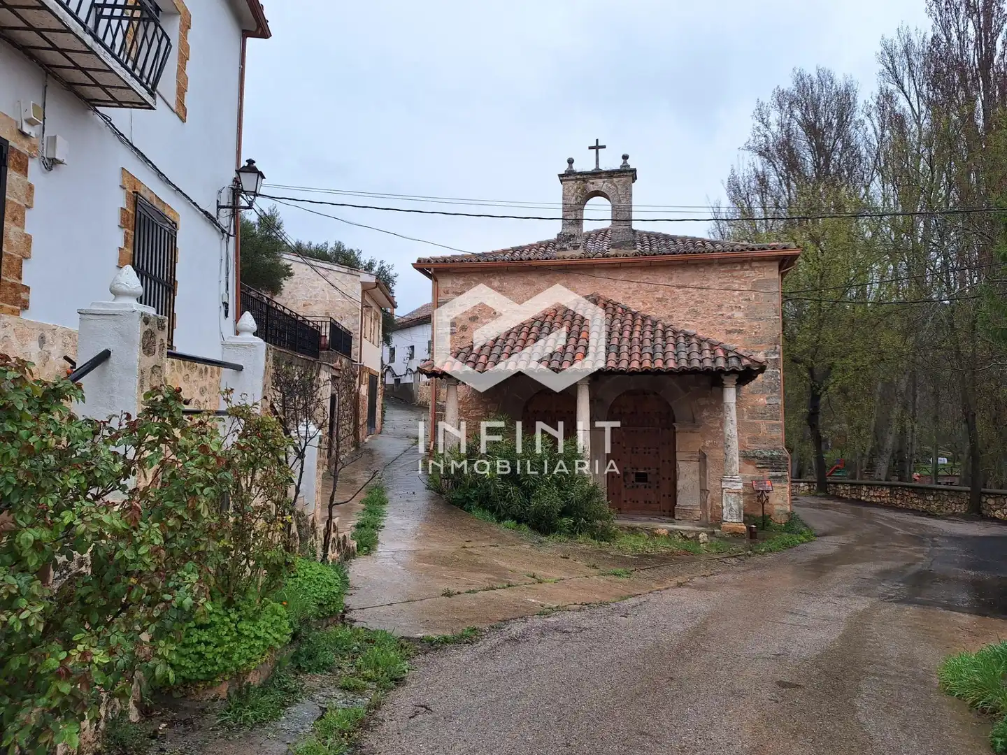 Vista exterior de Casa o chalet en venta en Cifuentes con Terraza