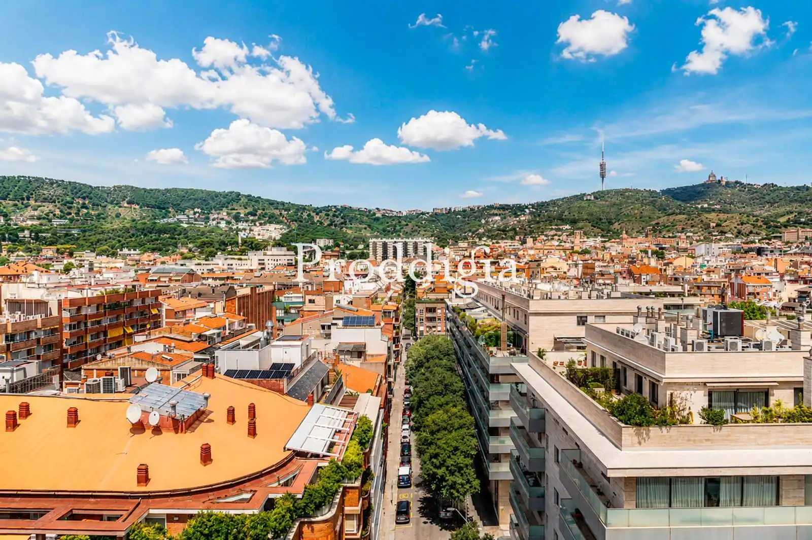 Vista exterior de Àtic en venda en Barcelona amb Aire condicionat, Calefacció i Terrassa