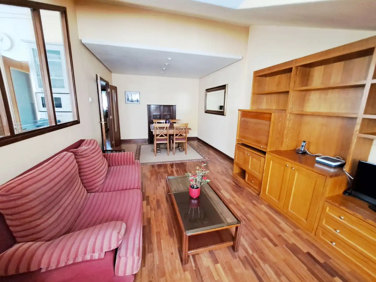 Sala de estar de Apartamento en venta en Vitoria - Gasteiz con Calefacción, Trastero y Amueblado