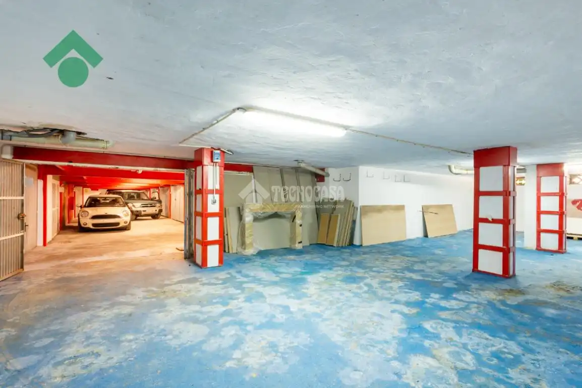 Parkplatz von Garage zum Verkauf in Nerja
