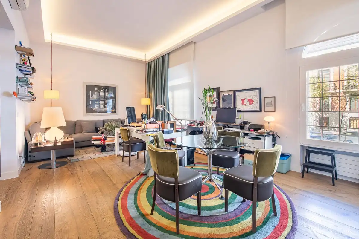 Piso con ascensor en venta en Calle de Sagasta