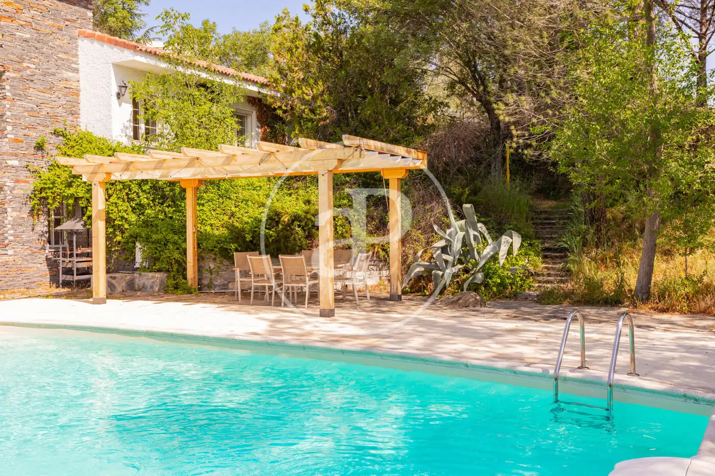 Piscina de Casa o xalet en venda en Torrelodones amb Calefacció, Jardí privat i Traster