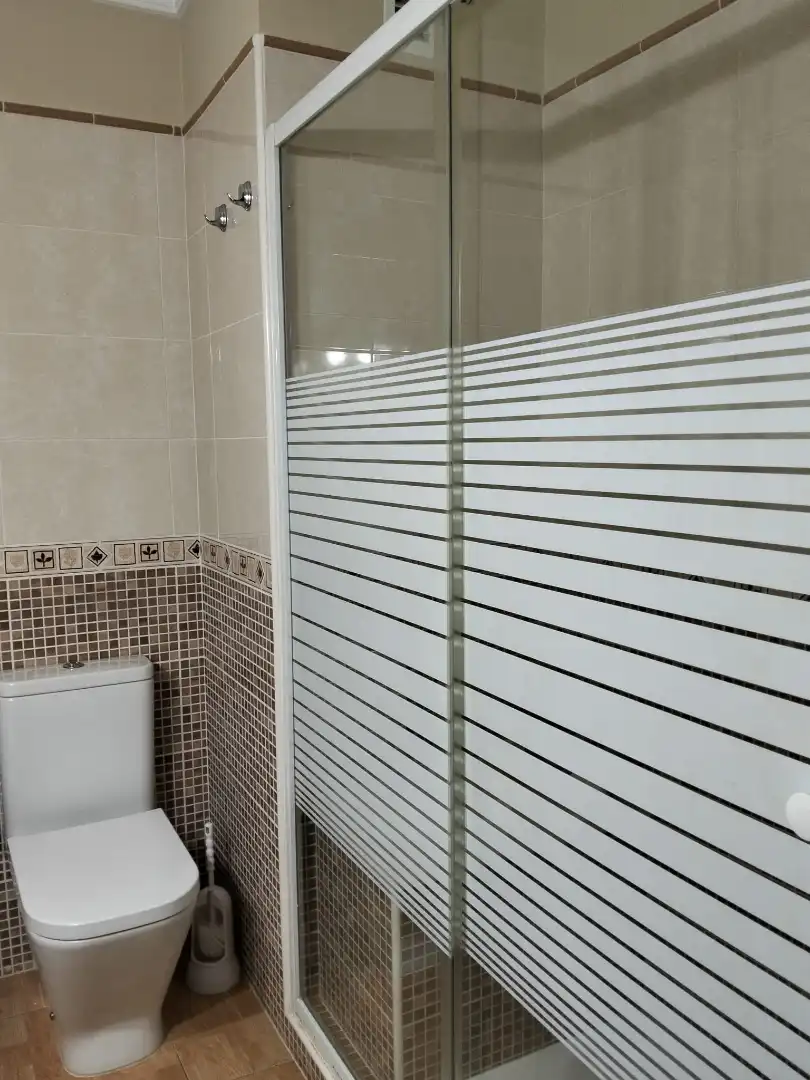 Badezimmer von Erdgeschoss zur Miete in Arona mit Terrasse, Möbliert und Ofen