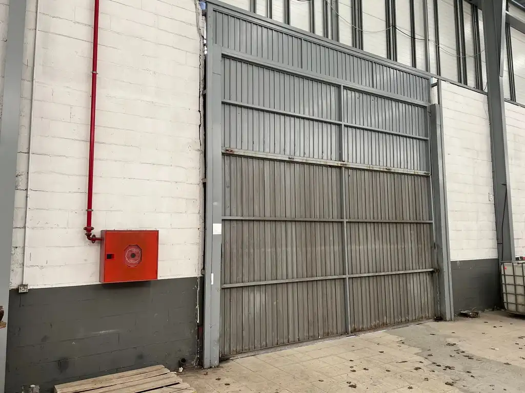 Außenansicht von Fabrikhallen zur Miete in A Coruña Capital 